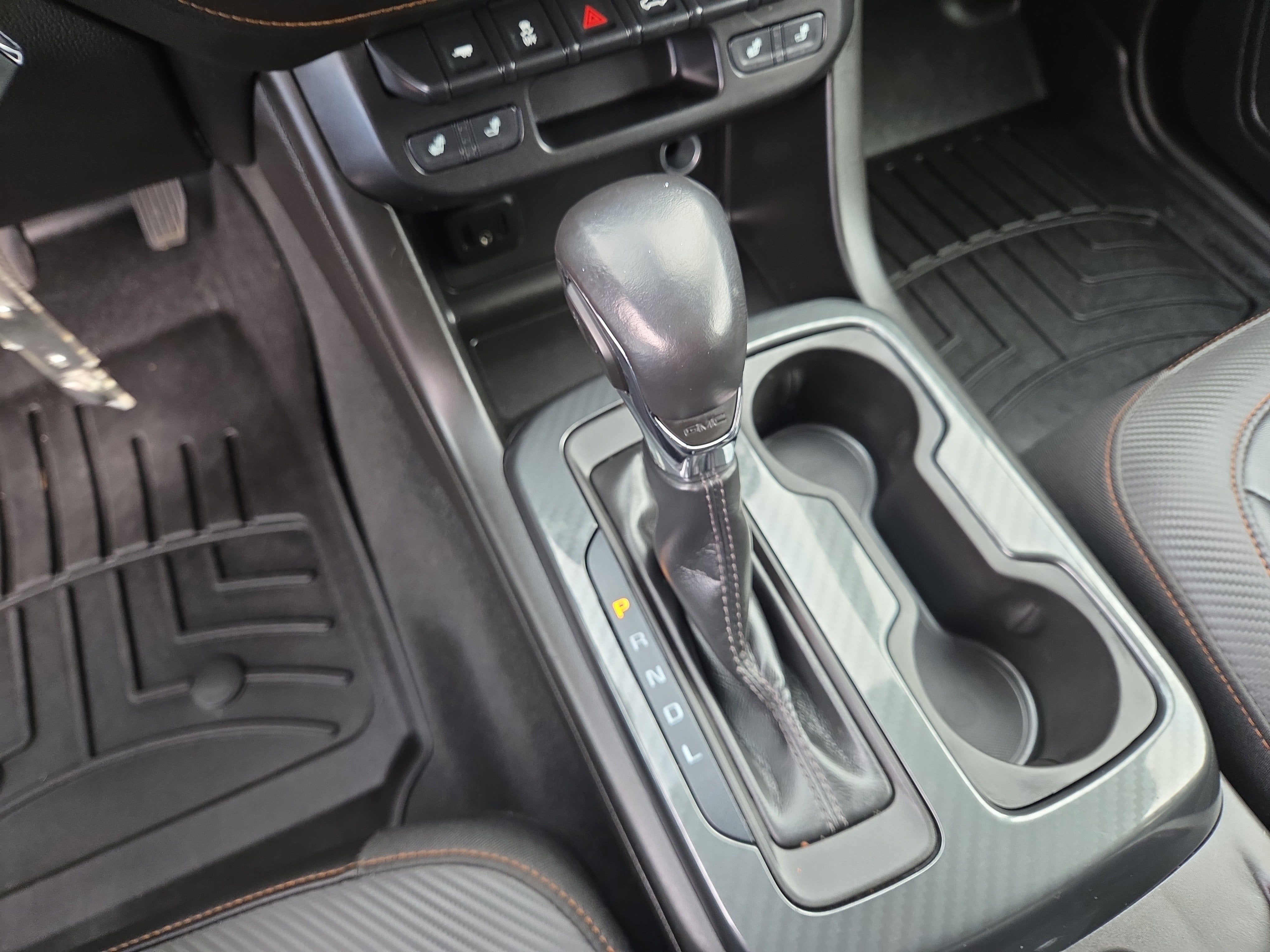 2022 GMC Canyon 4WD AT4 w/Leather