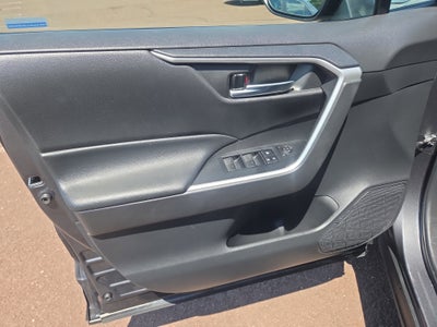 2022 Toyota RAV4 Hybrid SE