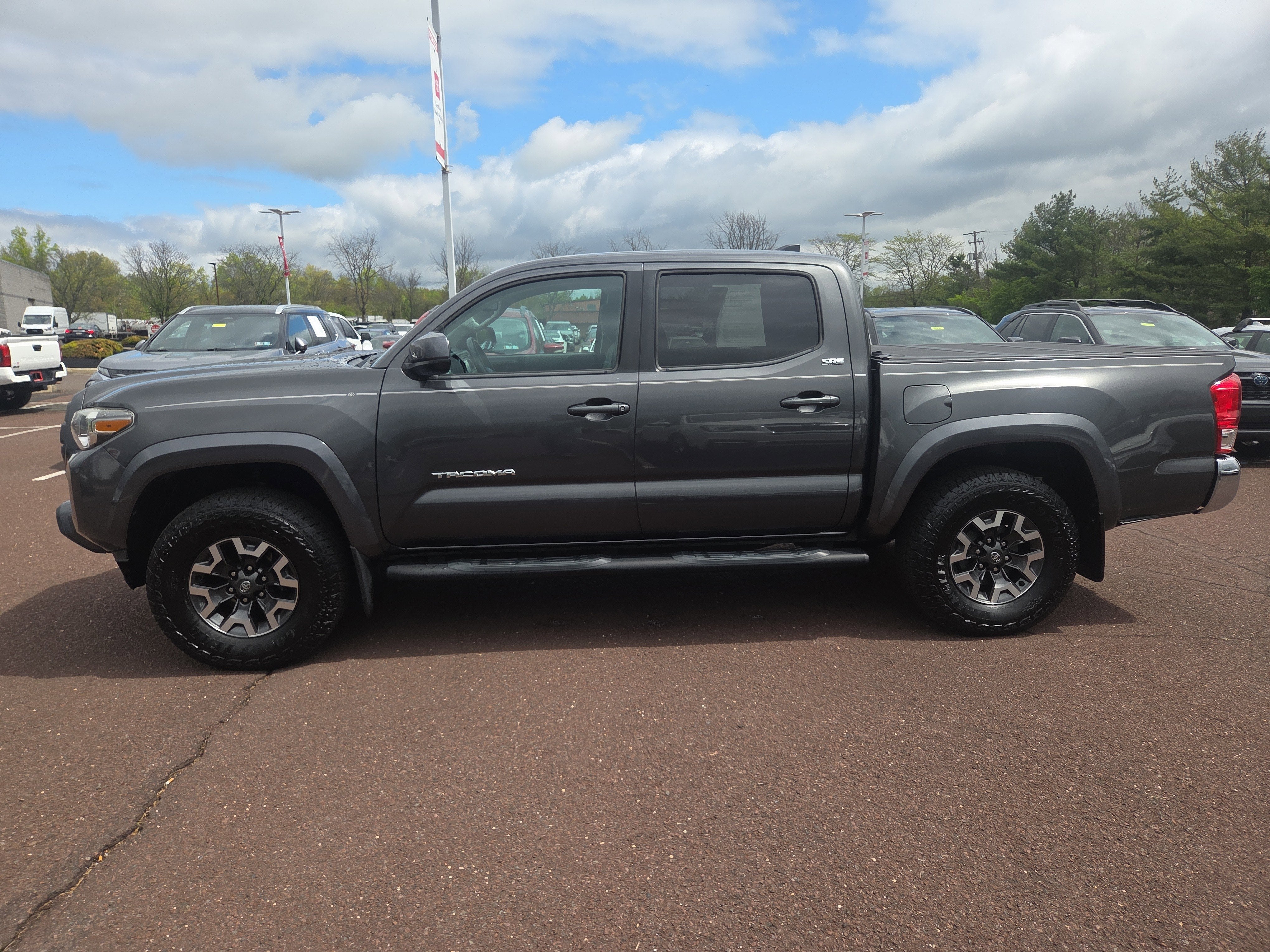 2017 Toyota Tacoma SR5