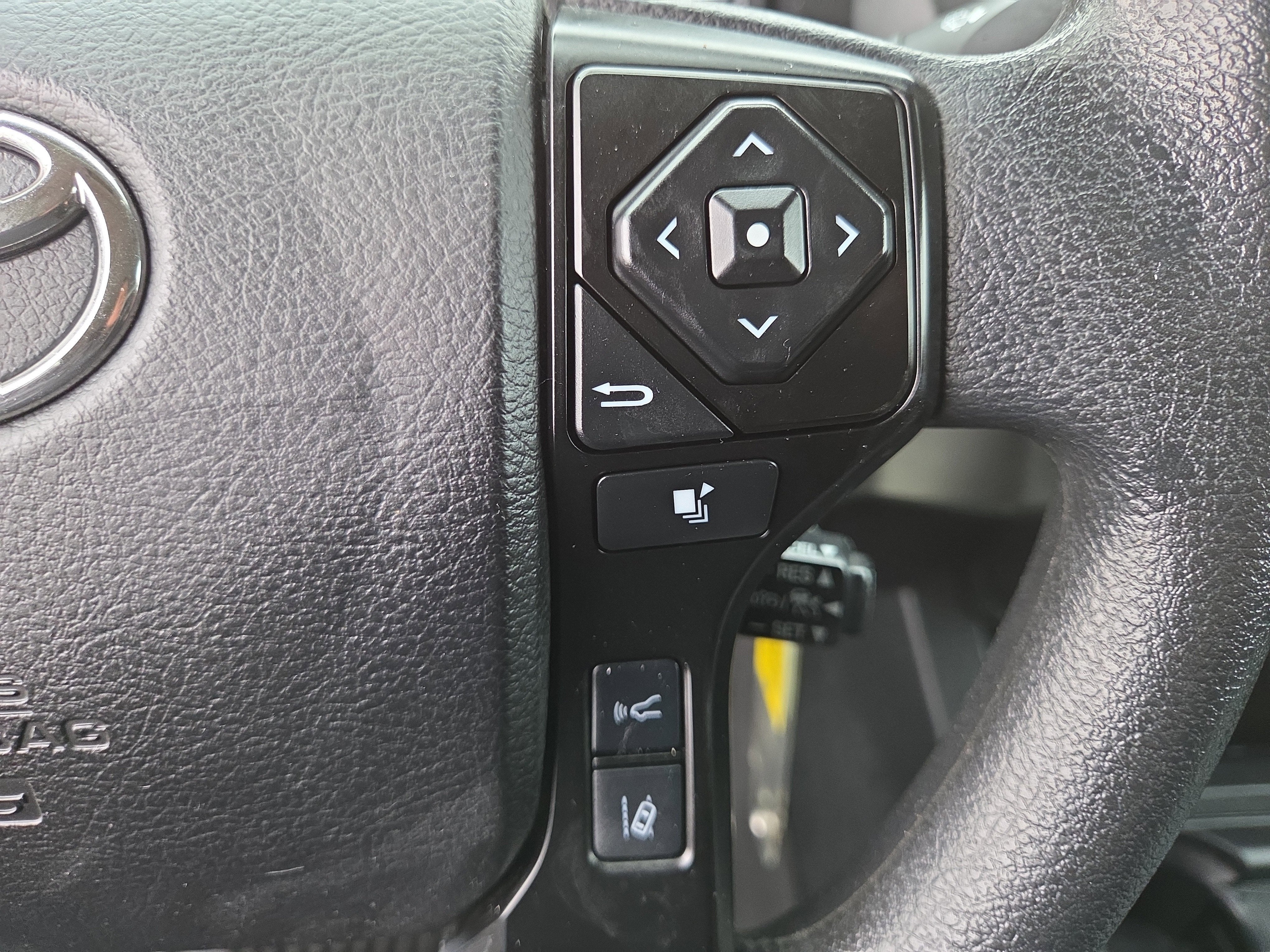 2022 Toyota Tacoma SR