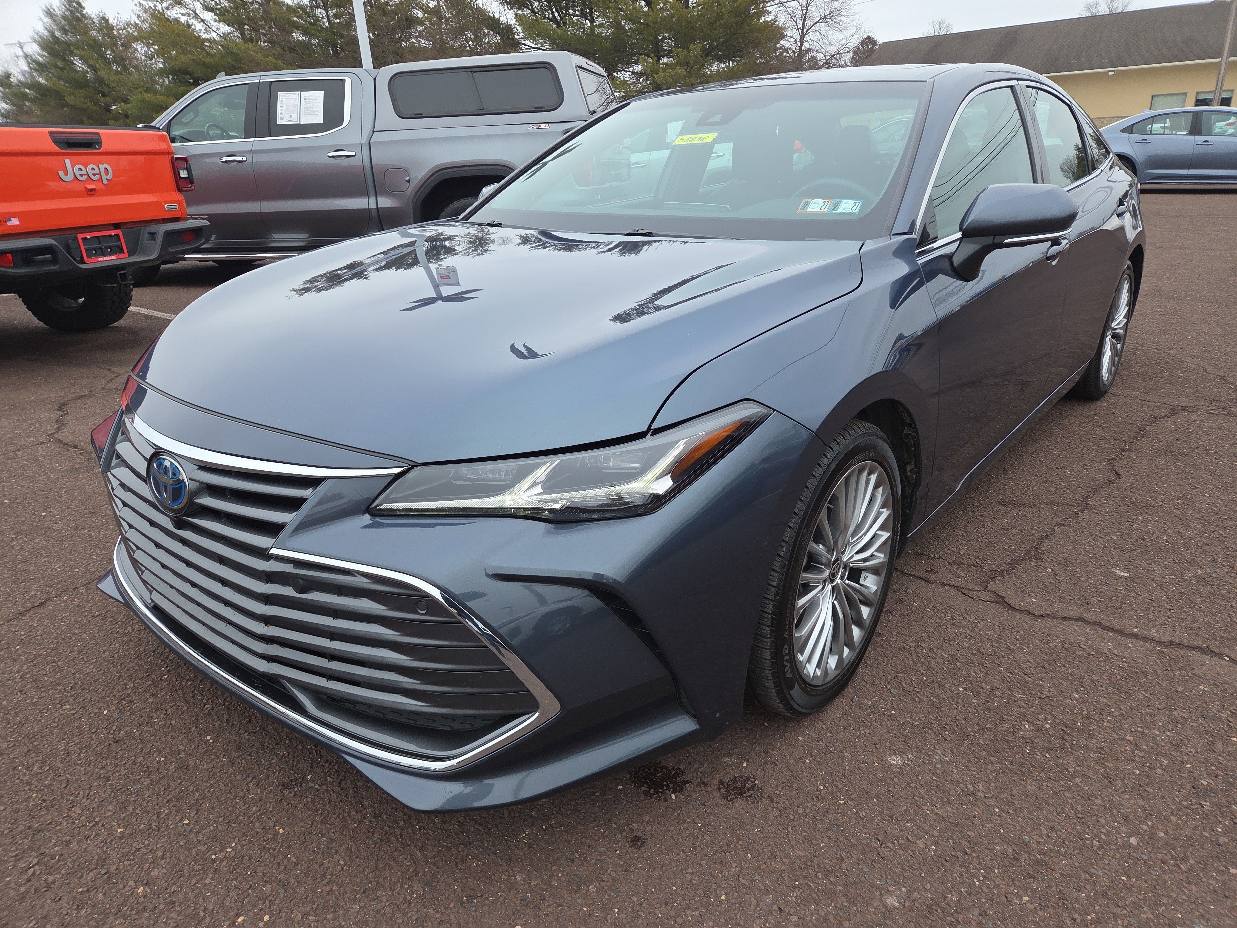 2022 Toyota Avalon Hybrid Limited