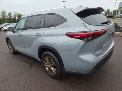 2022 Toyota Highlander Hybrid Bronze Edition