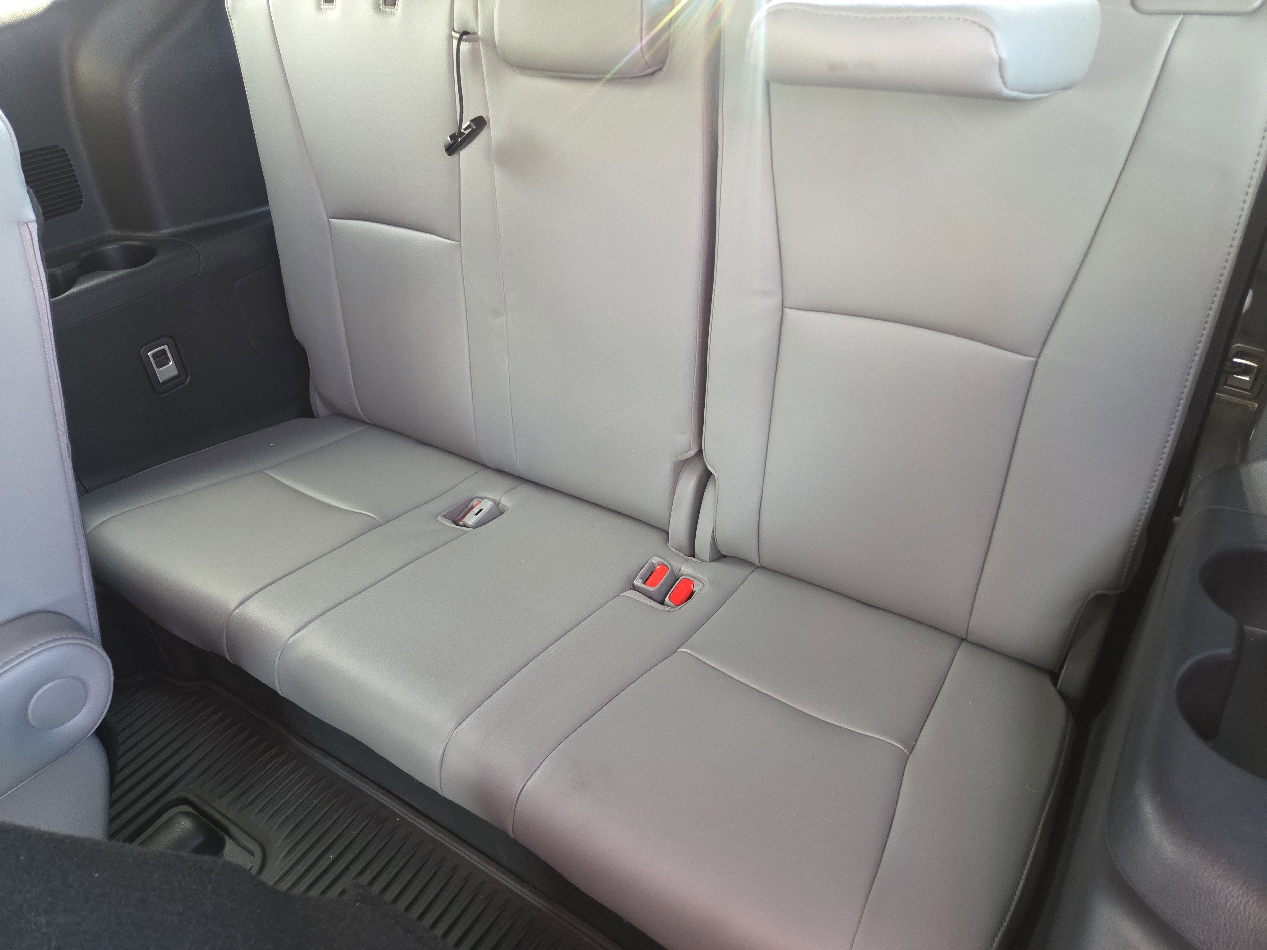 2023 Toyota Highlander Hybrid Platinum