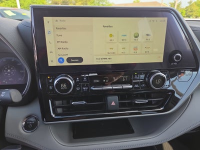 2023 Toyota Highlander Hybrid Platinum