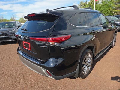 2023 Toyota Highlander Hybrid Platinum