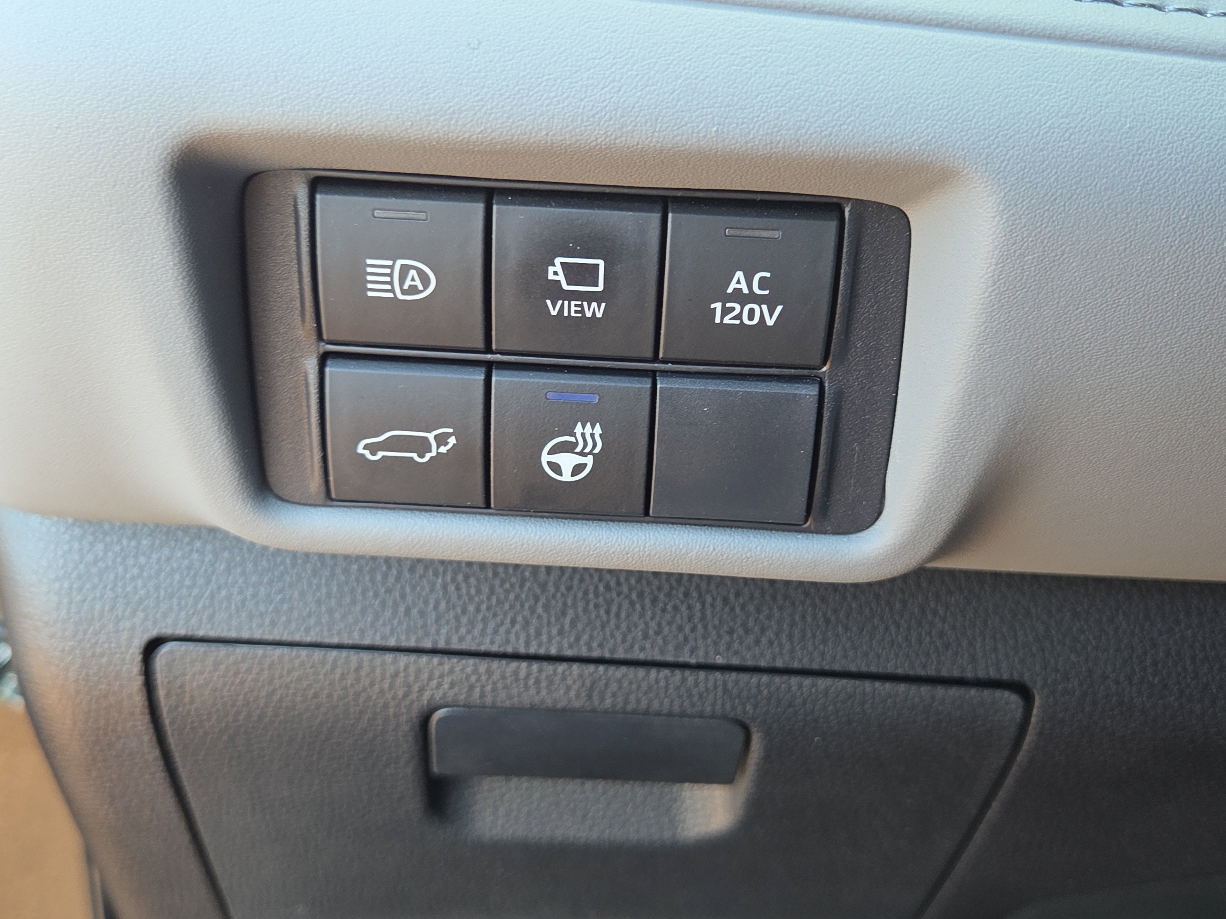 2023 Toyota Highlander Hybrid Platinum