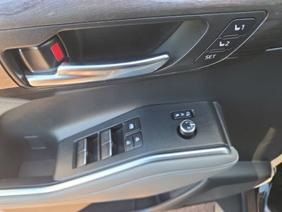2023 Toyota Highlander Hybrid Platinum
