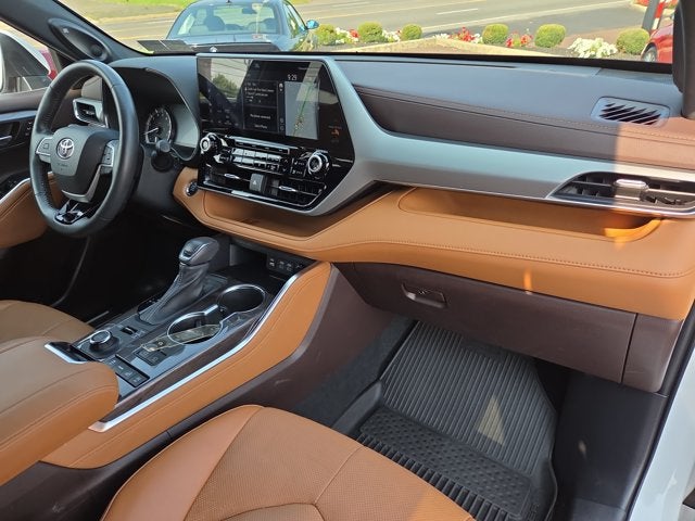 2022 Toyota Highlander Platinum