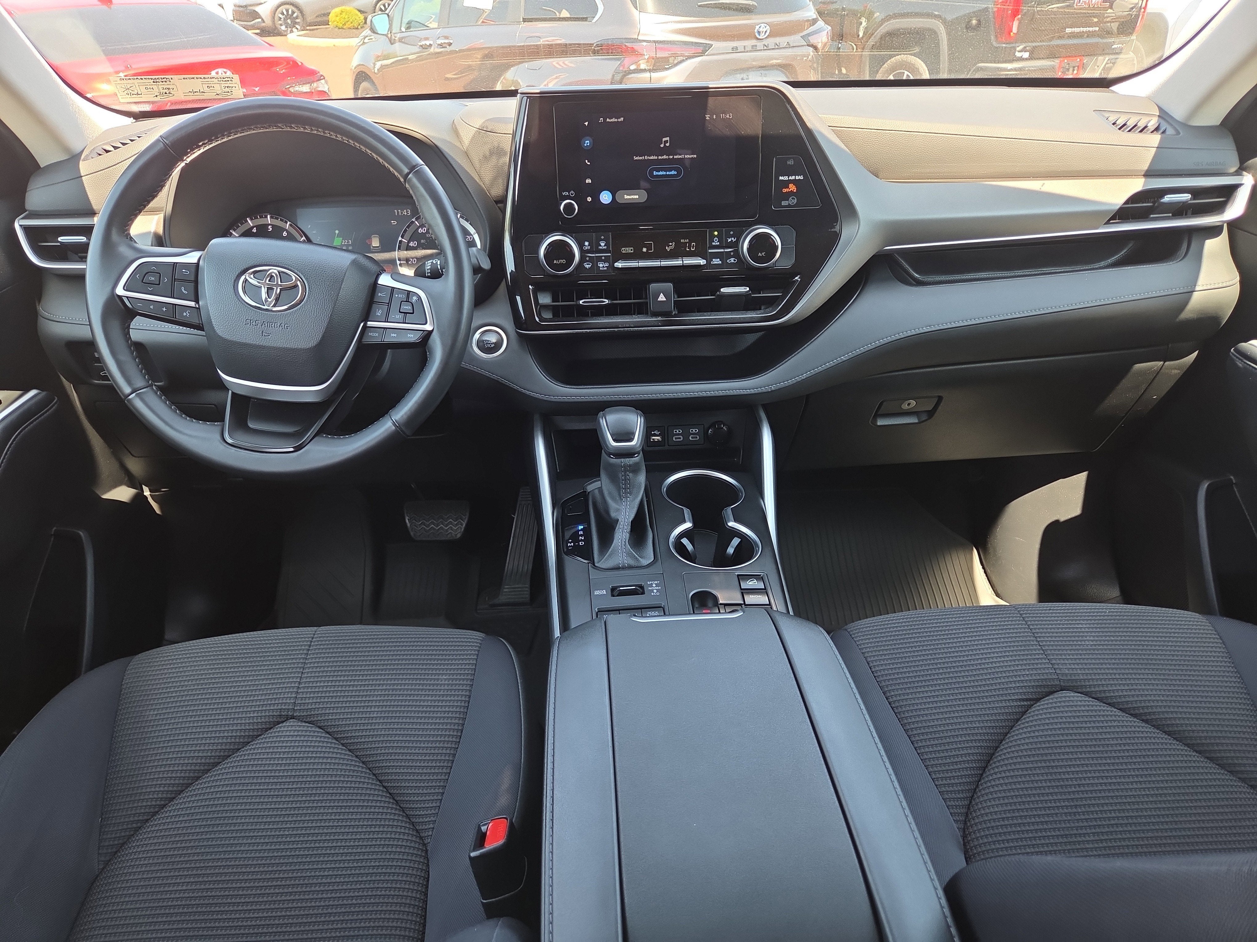 2024 Toyota Highlander LE