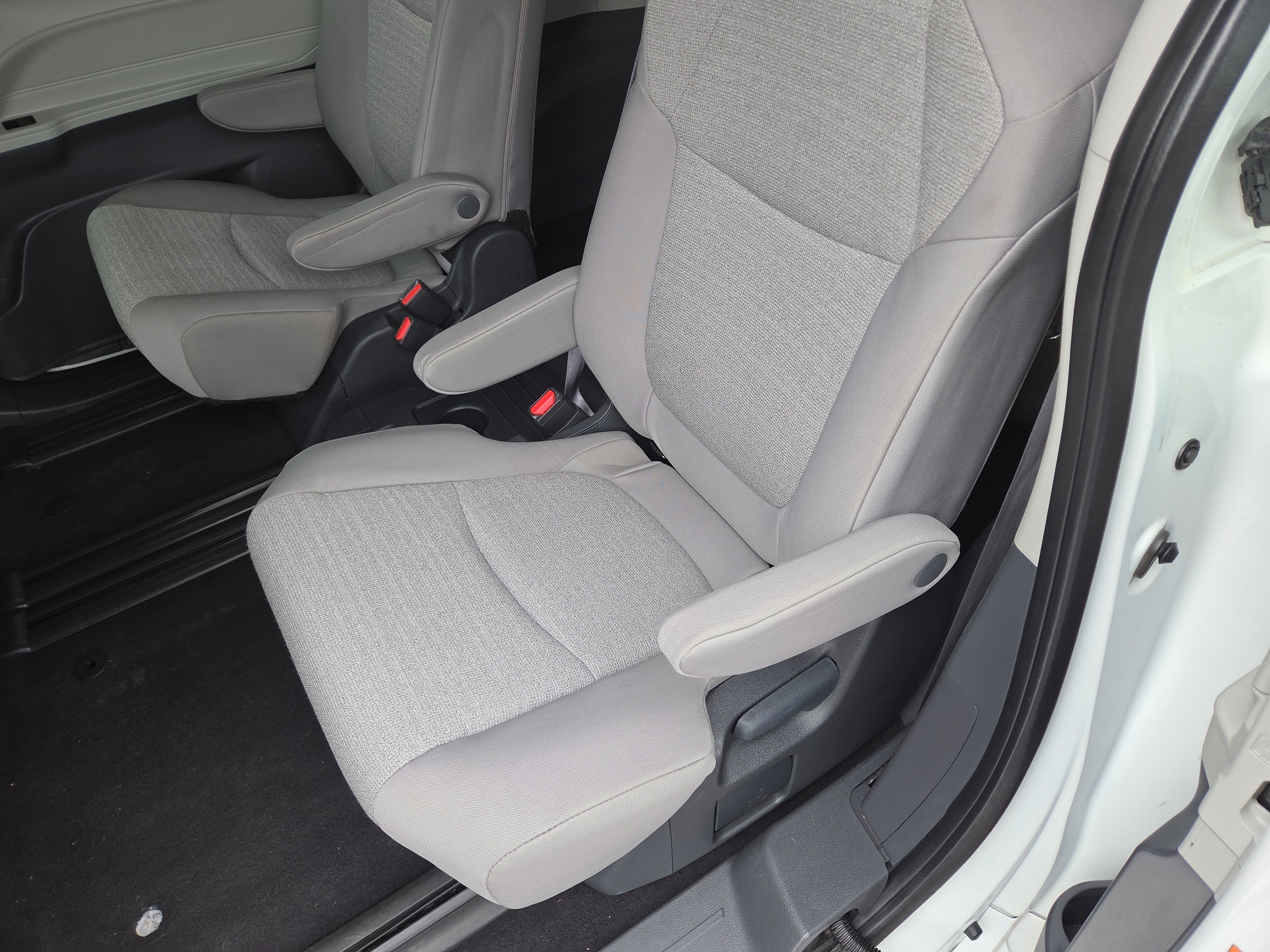 2024 Toyota Sienna LE