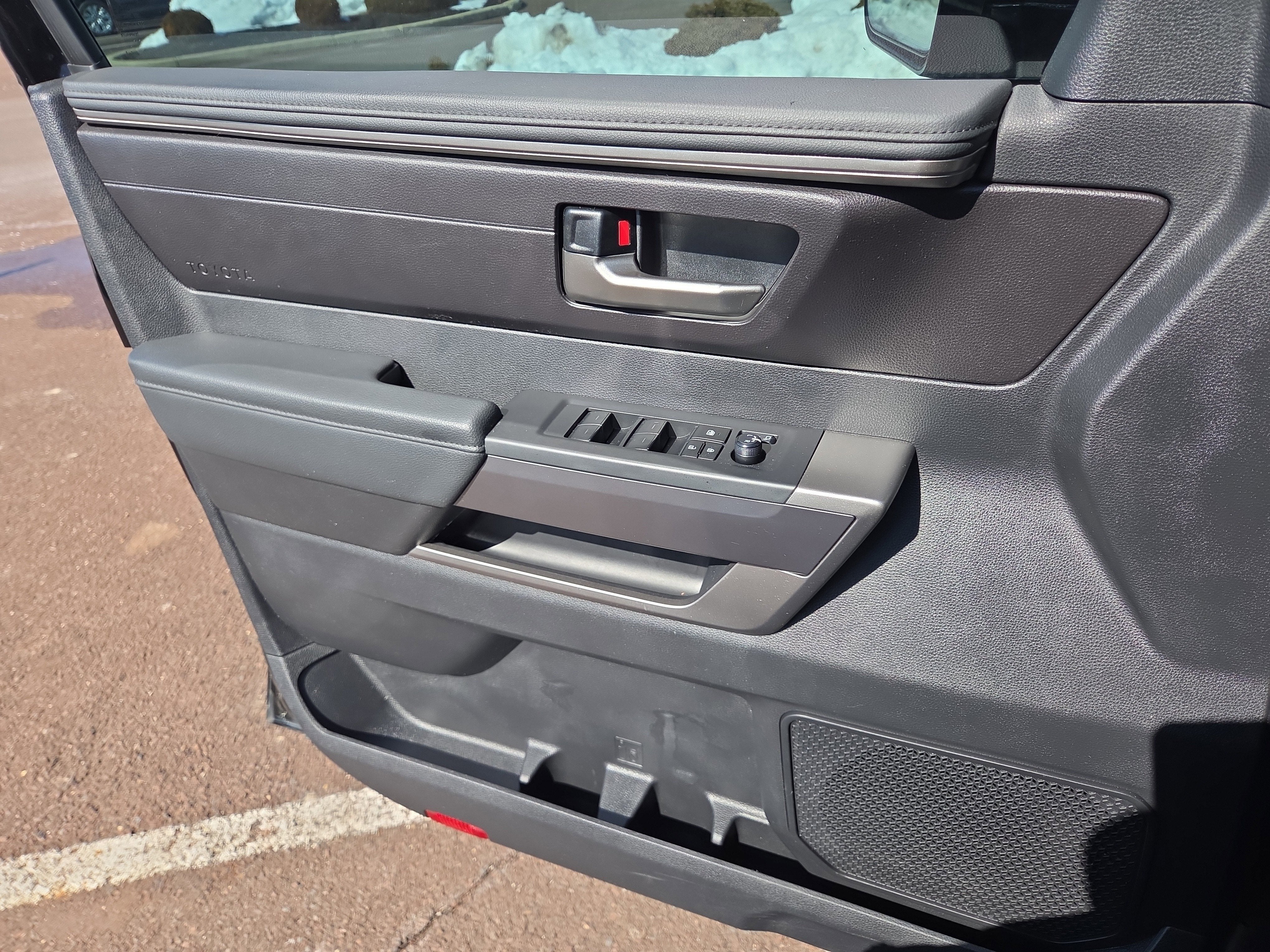 2023 Toyota Sequoia SR5