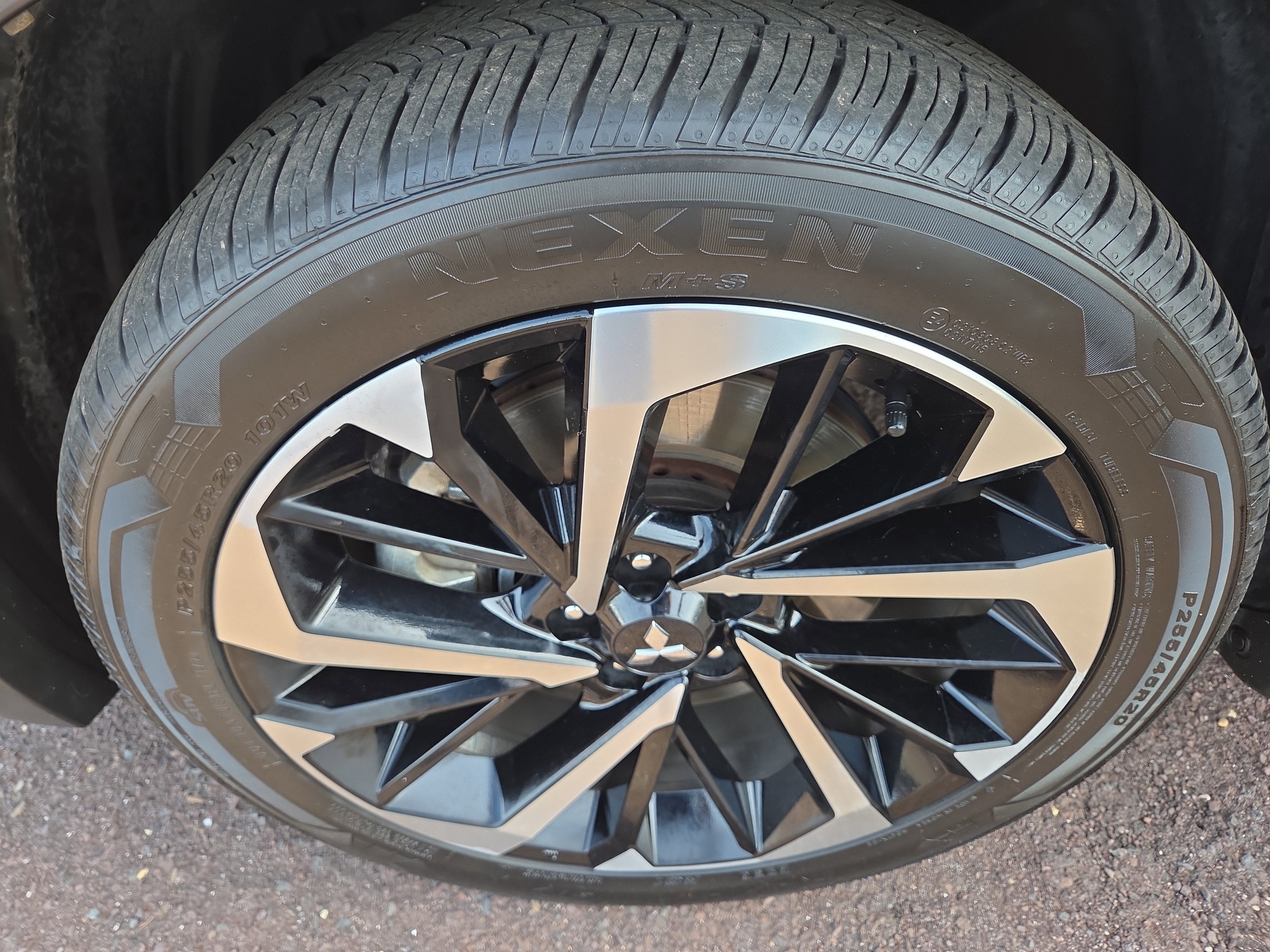 2023 Mitsubishi Outlander PHEV SEL