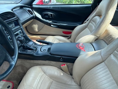 2004 Chevrolet Corvette 2dr Cpe
