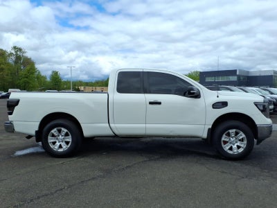 2017 Nissan Titan SV