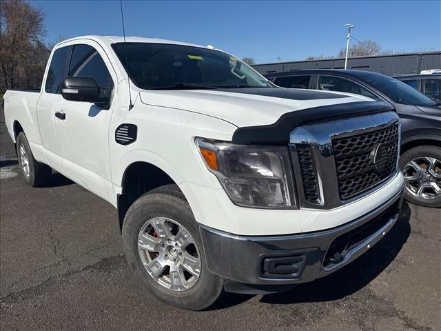 2017 Nissan Titan SV
