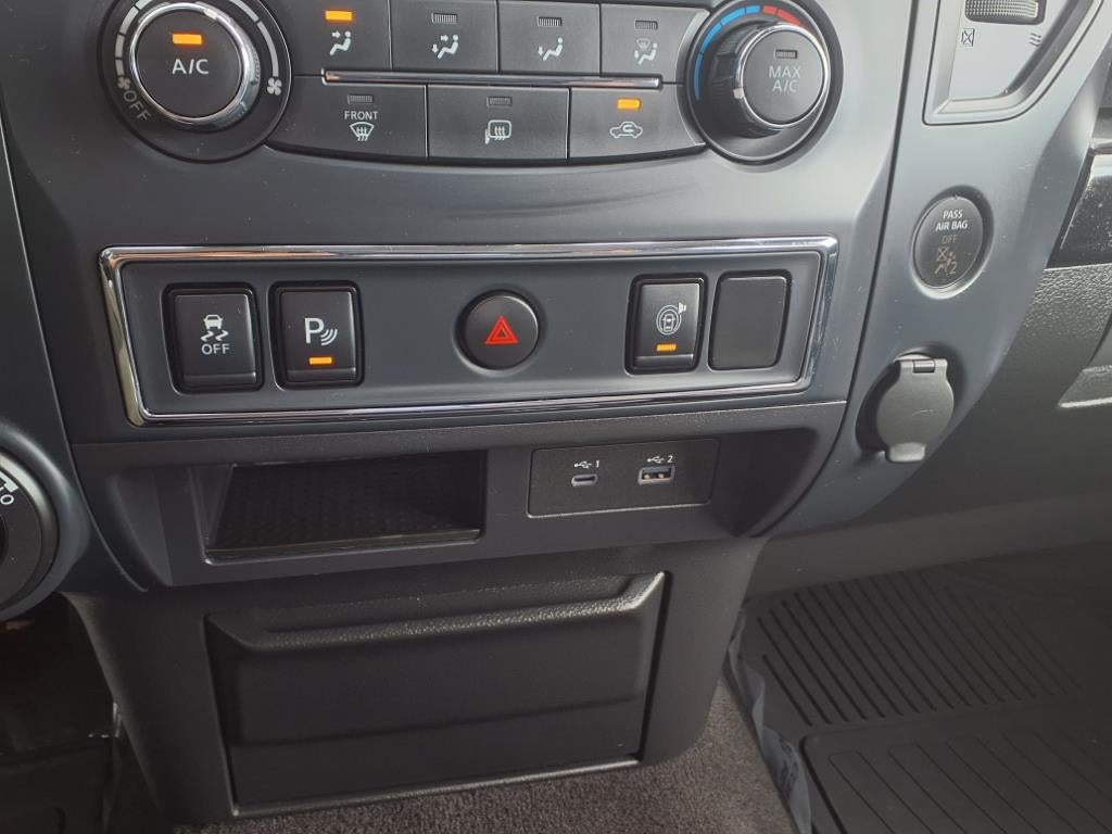 2024 Nissan Titan SV