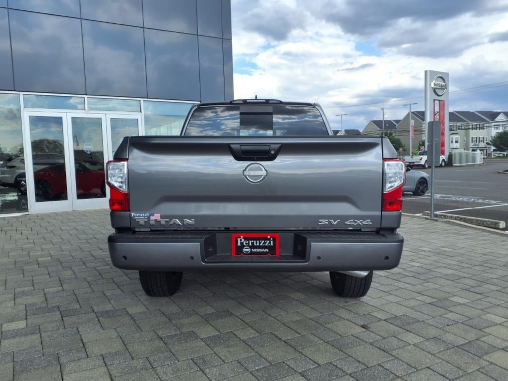 2024 Nissan Titan SV