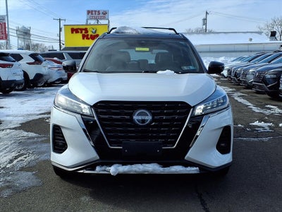 2023 Nissan Kicks SR