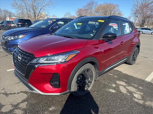 2023 Nissan Kicks SR