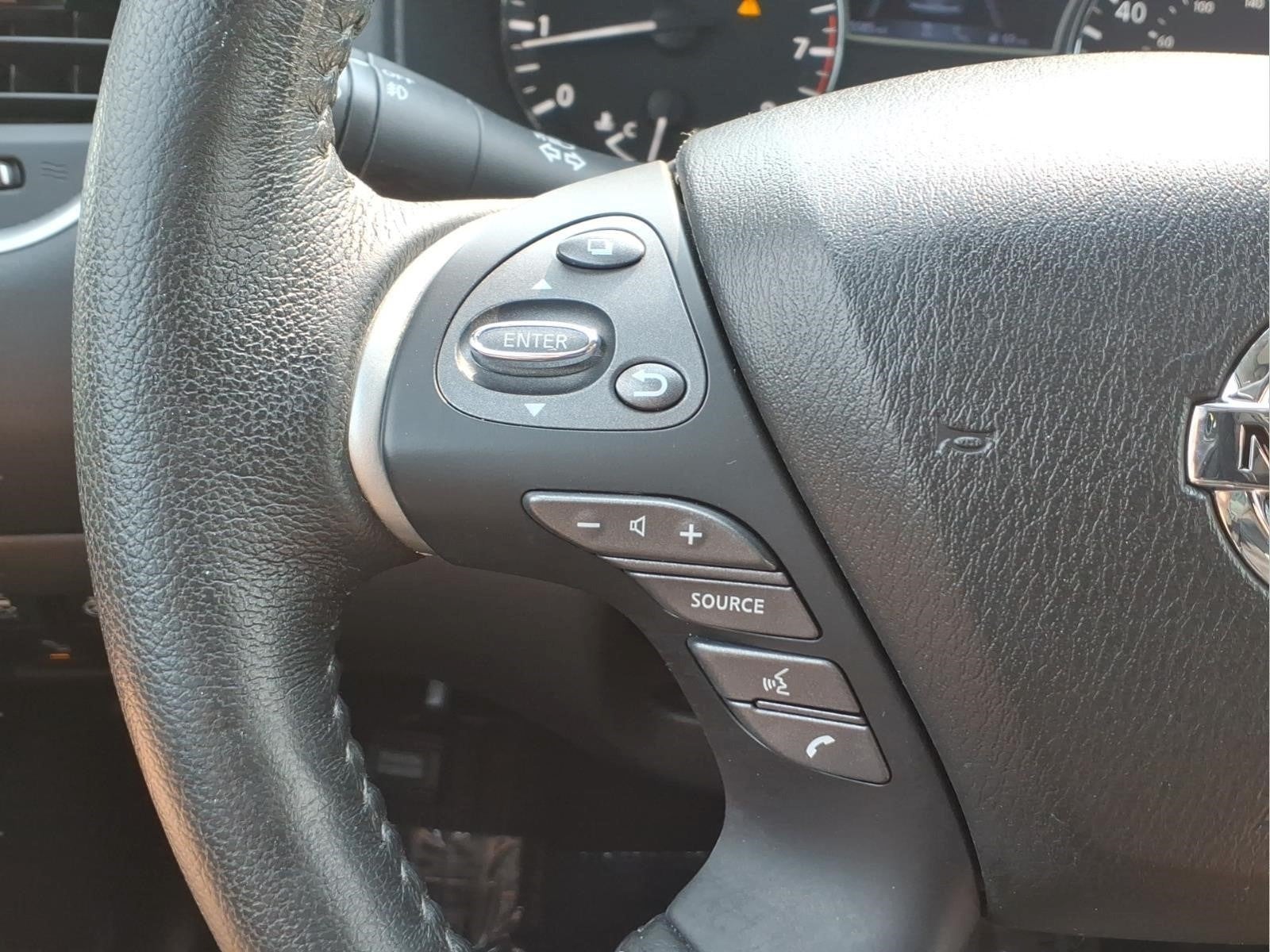 2020 Nissan Pathfinder SL