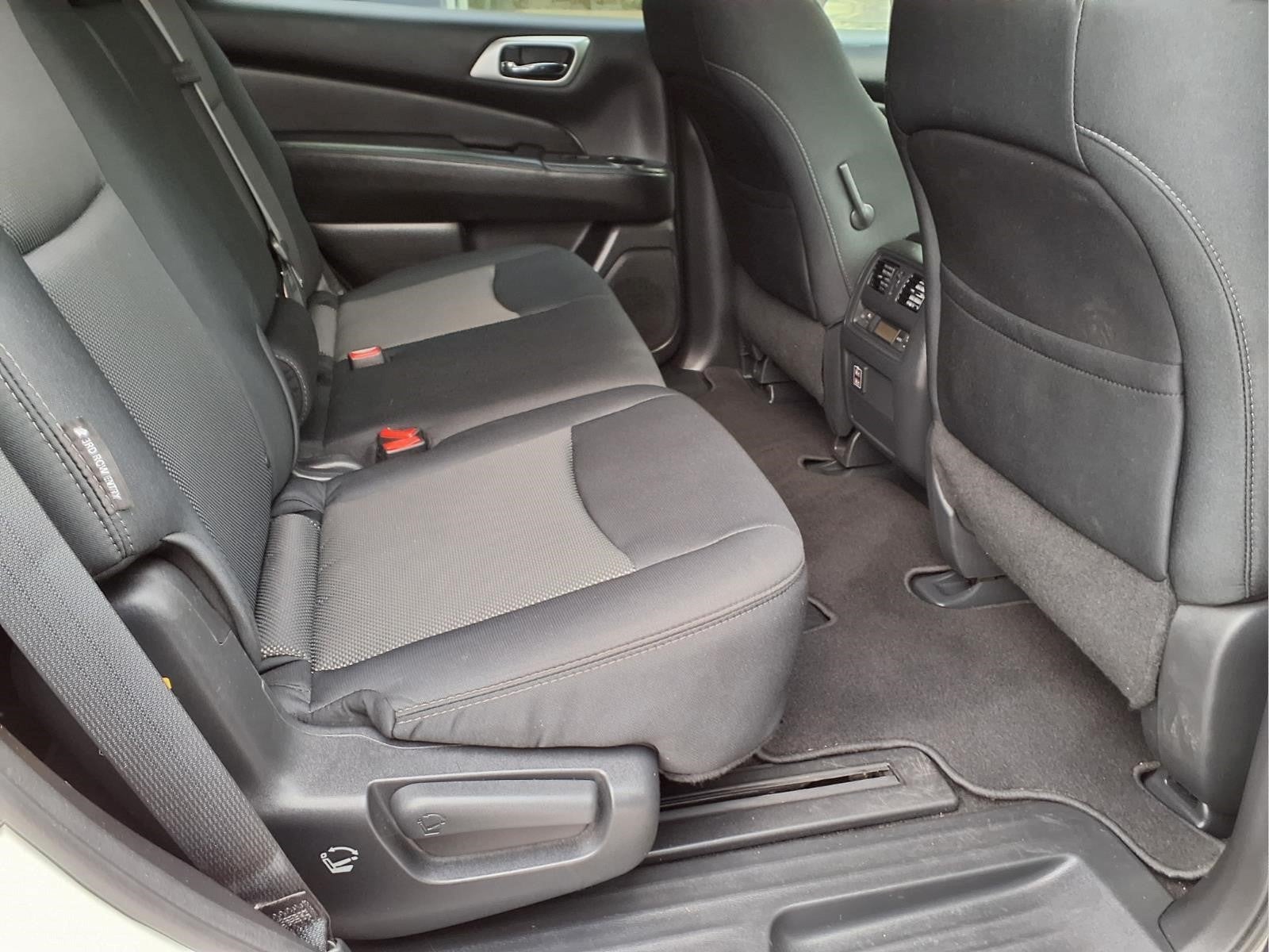 2018 Nissan Pathfinder S