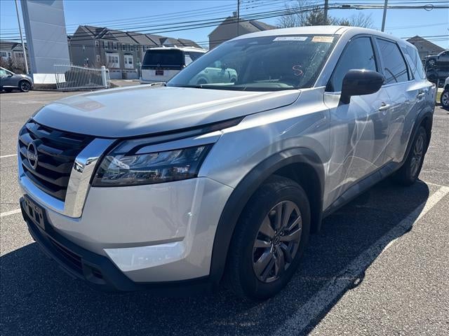 2023 Nissan Pathfinder S