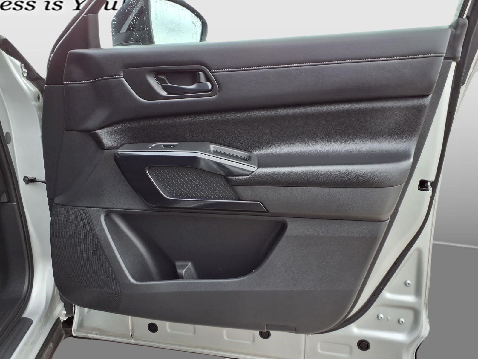 2023 Nissan Pathfinder S