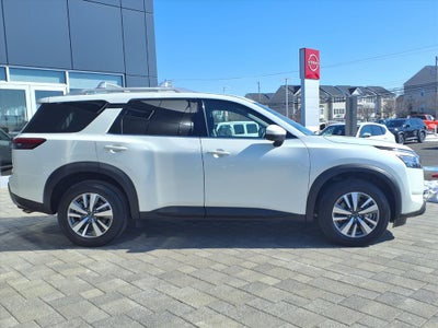 2023 Nissan Pathfinder SL