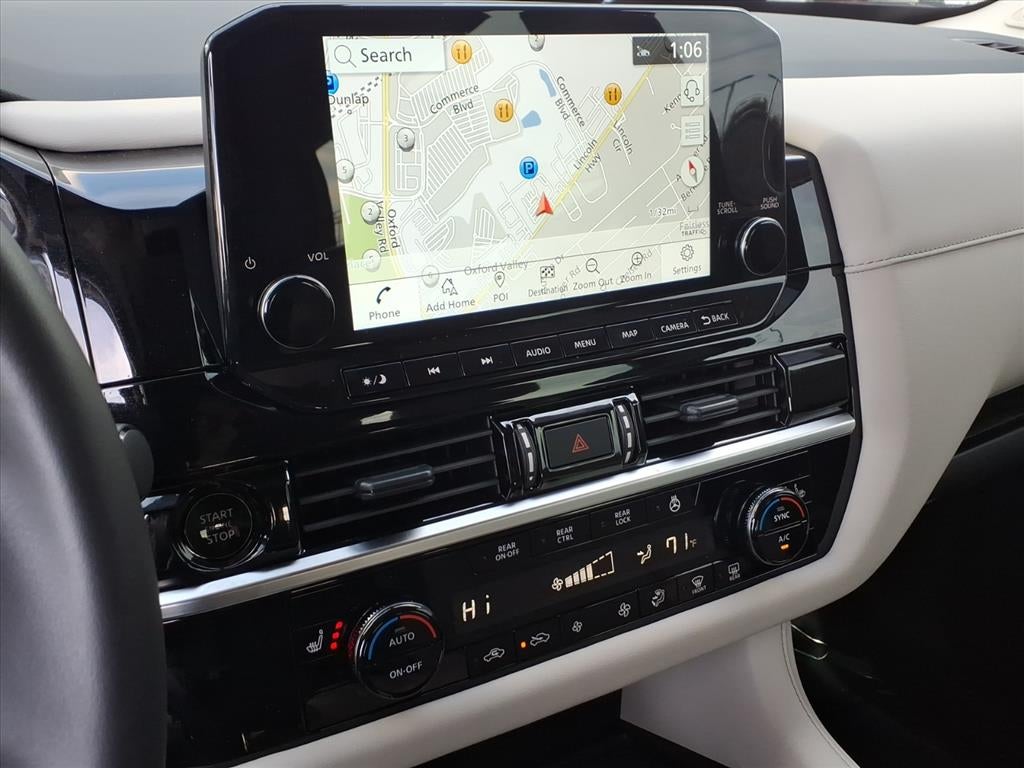 2025 Nissan Pathfinder SL