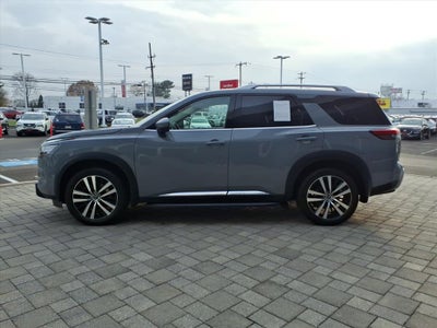 2023 Nissan Pathfinder Platinum