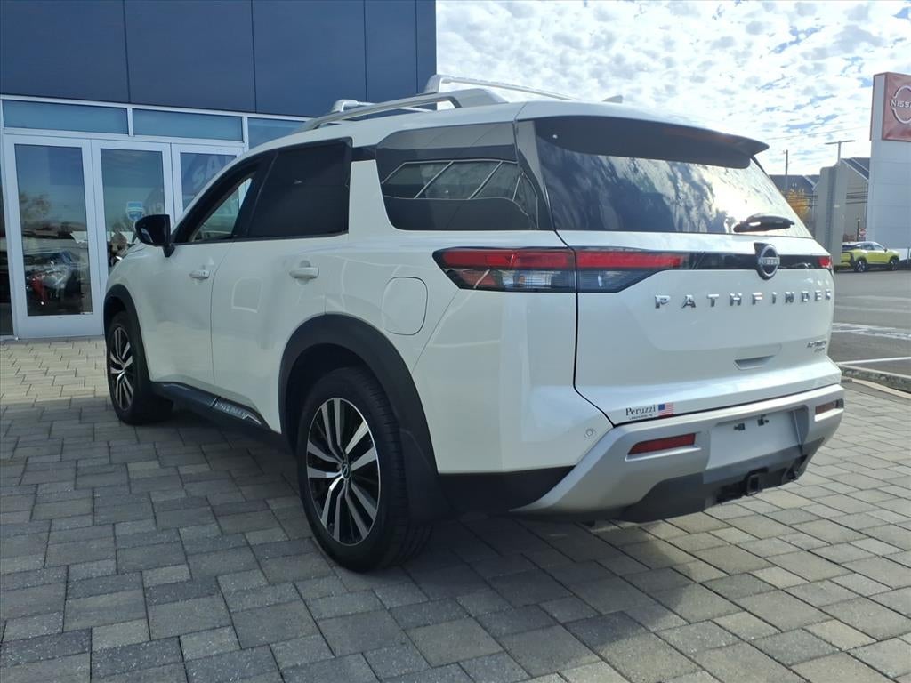 2023 Nissan Pathfinder Platinum