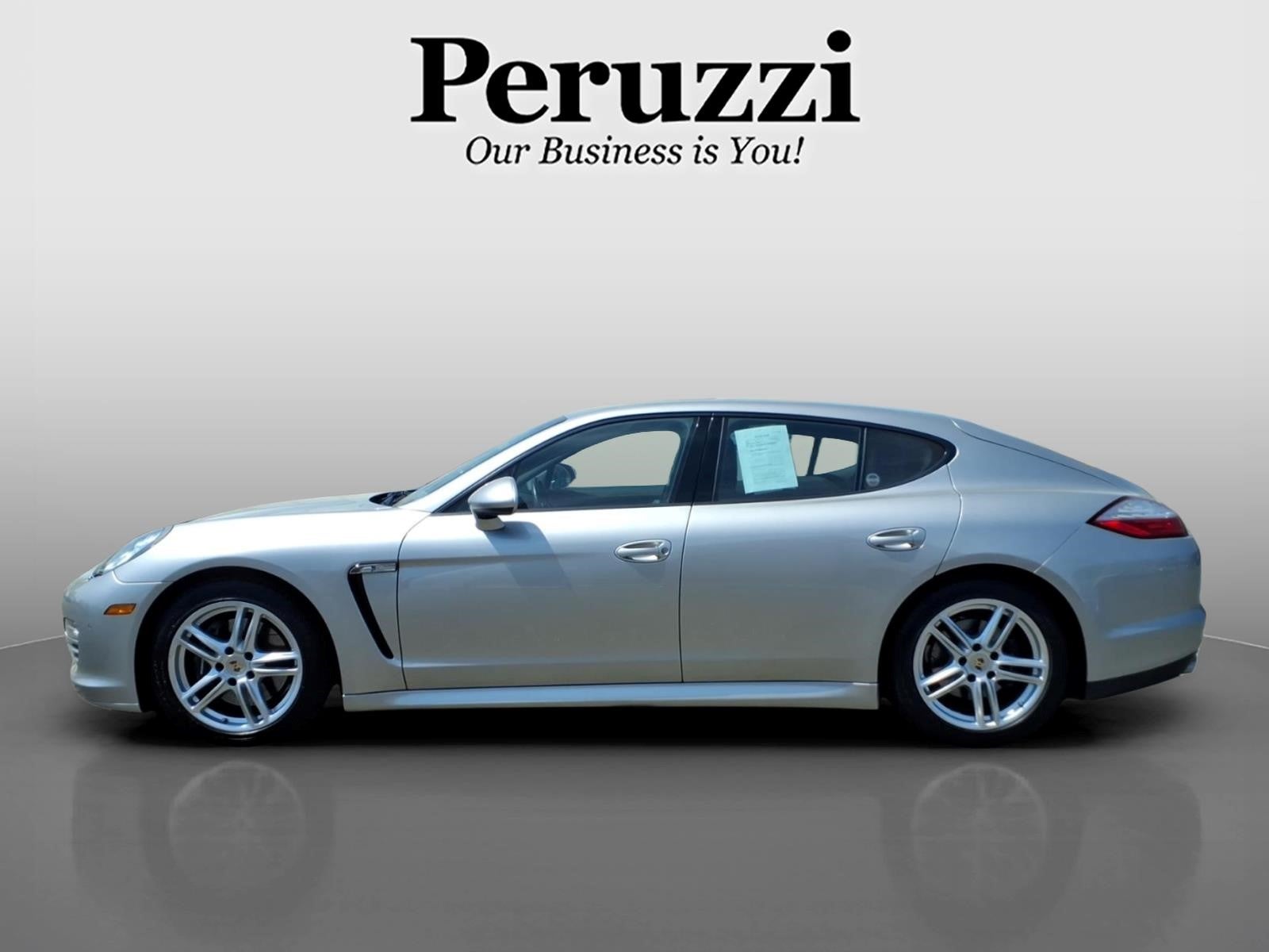 2012 Porsche Panamera 4dr HB