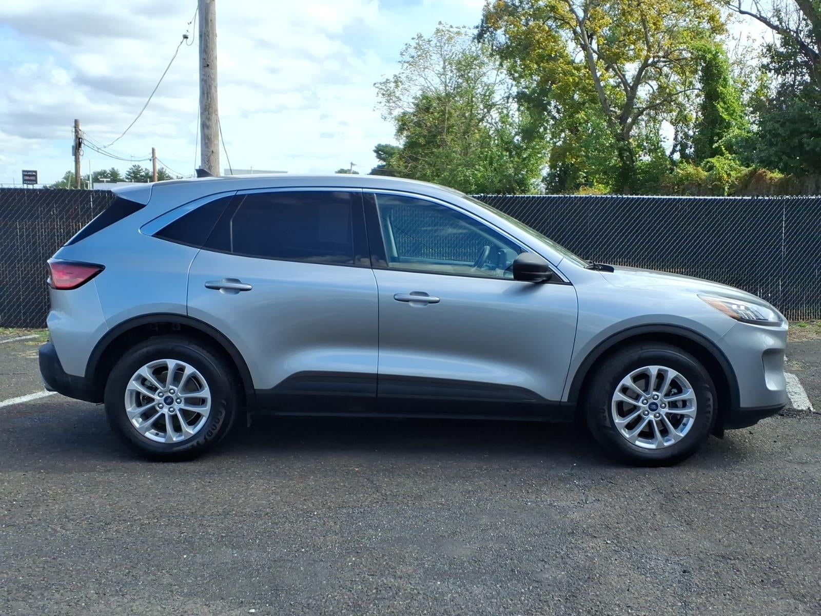 Used 2022 Ford Escape SE with VIN 1FMCU0G69NUB30785 for sale in Fairless Hills, PA