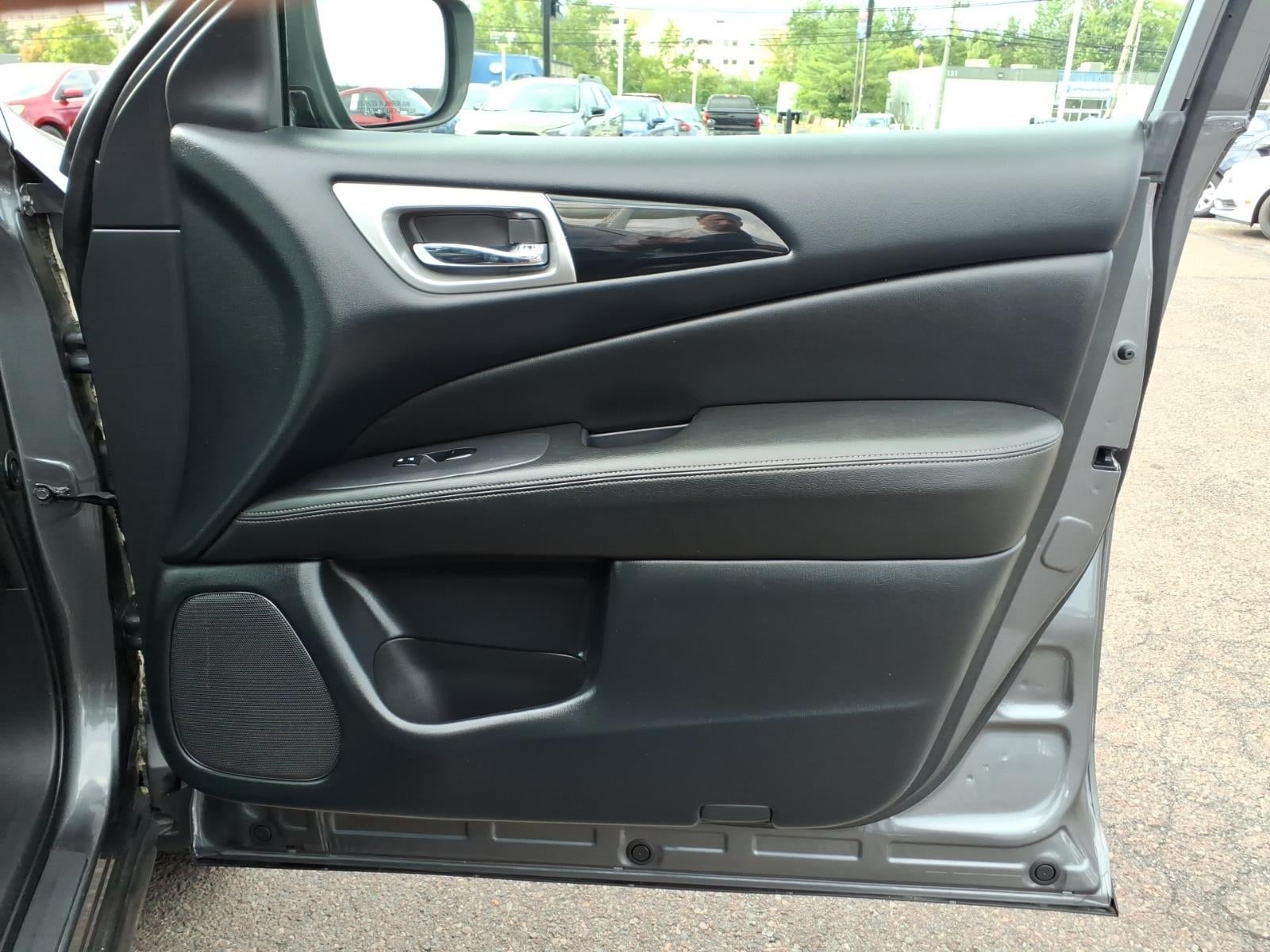 2019 Nissan Pathfinder S