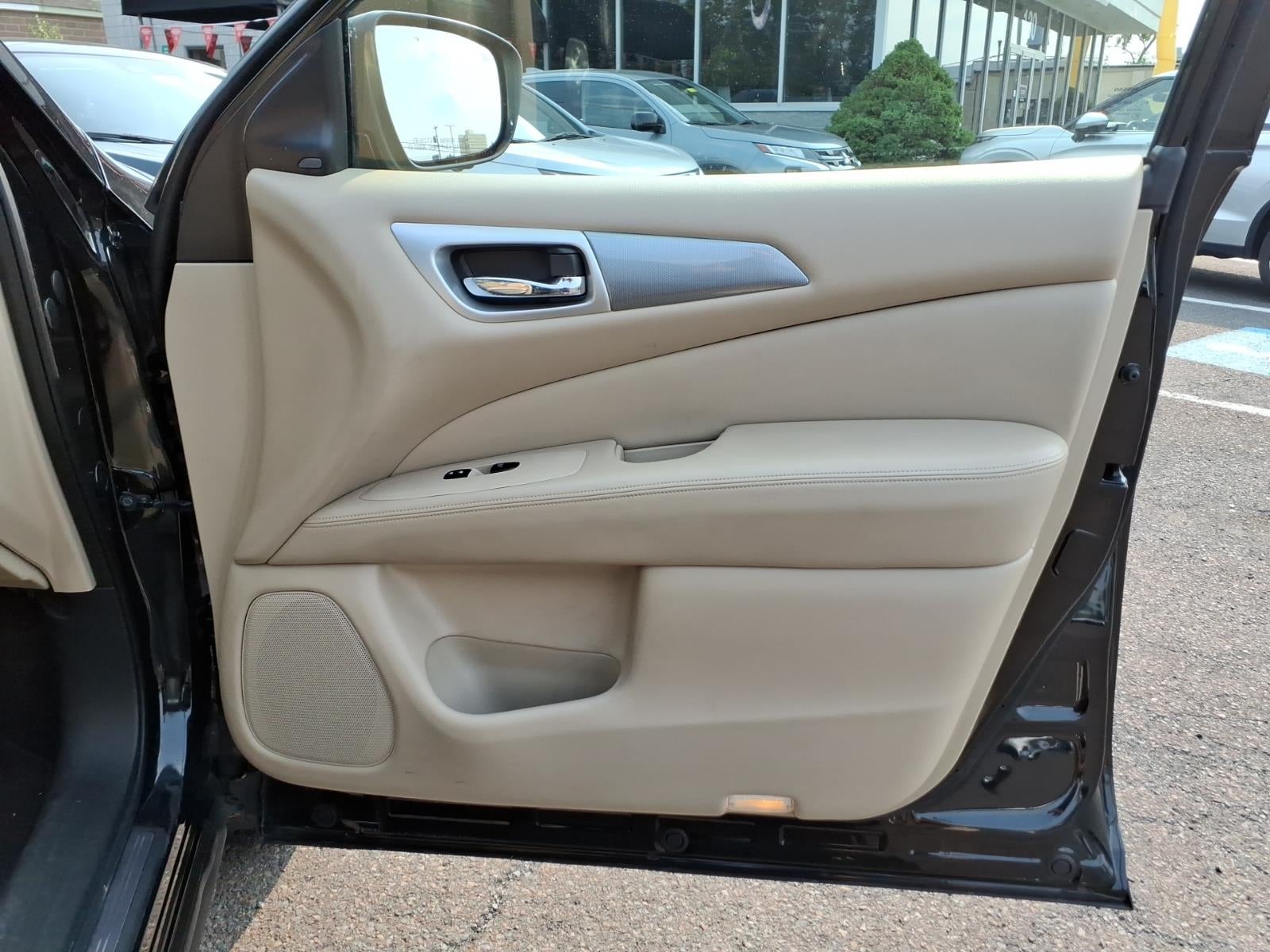 2019 Nissan Pathfinder SL