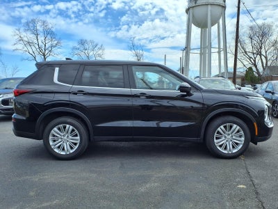 2024 Mitsubishi Outlander ES