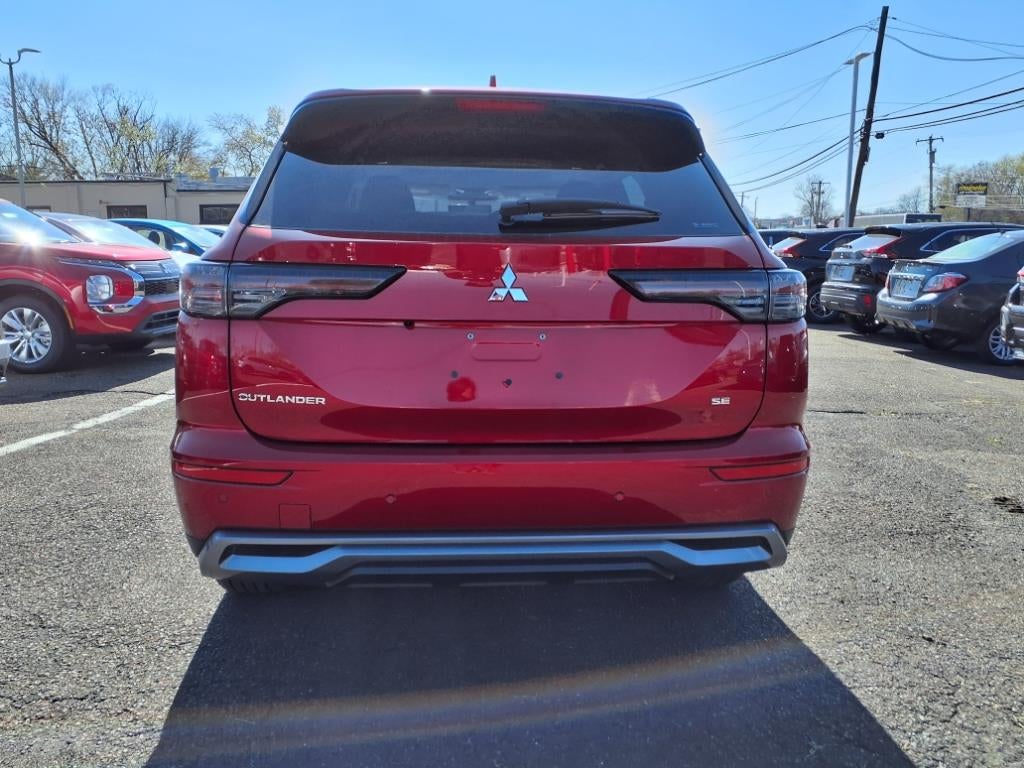 2025 Mitsubishi Outlander SE