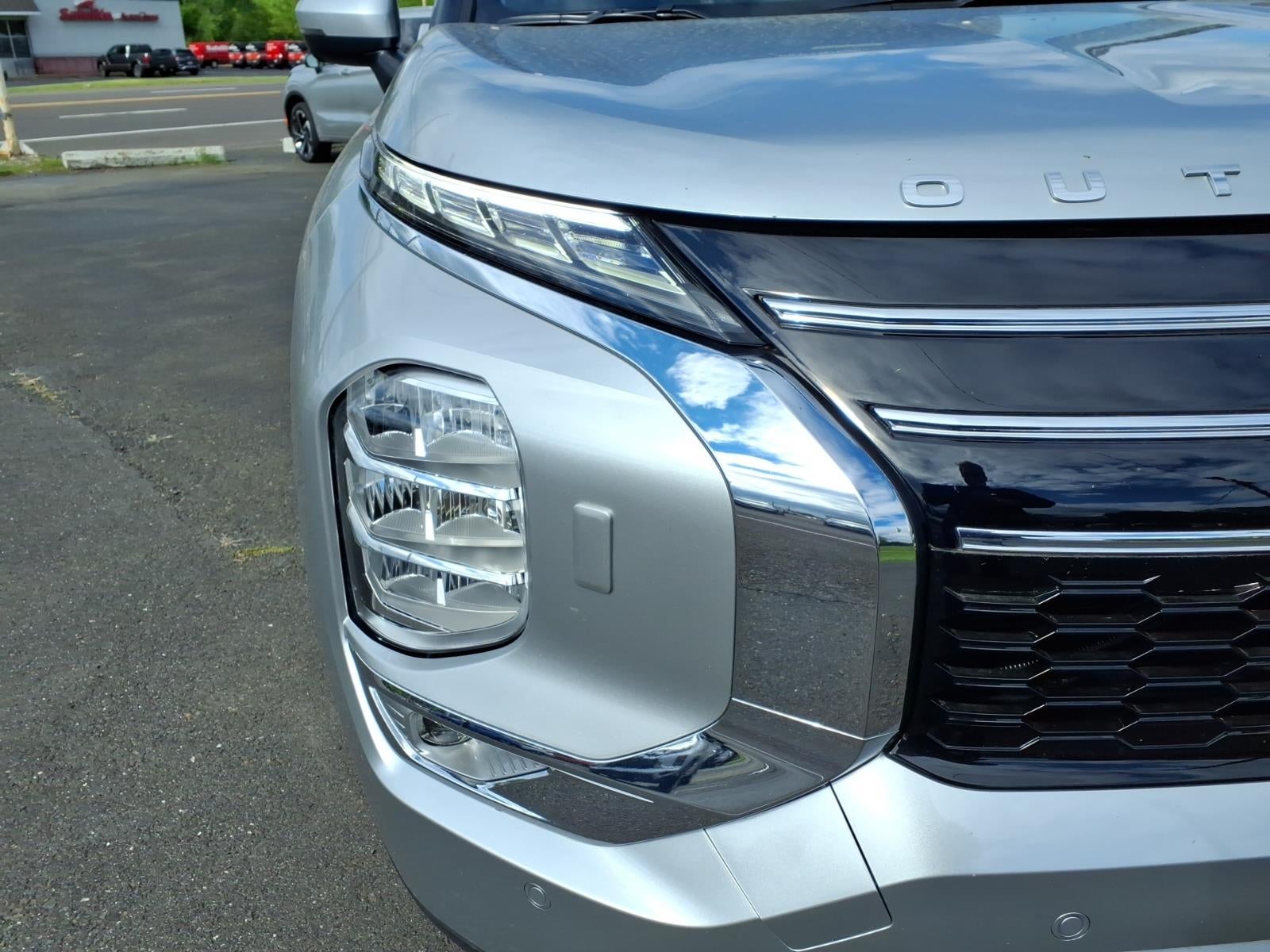 2025 Mitsubishi Outlander SE