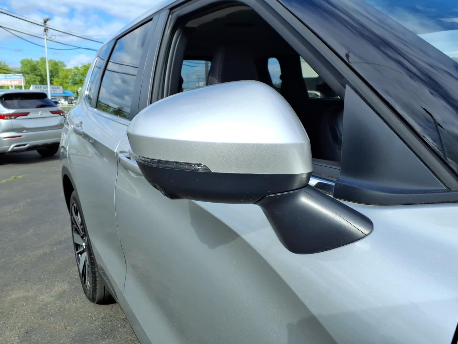 2025 Mitsubishi Outlander SE