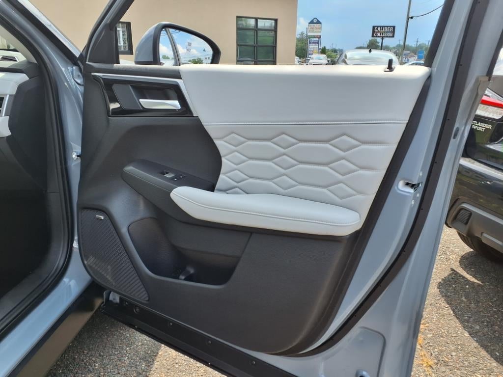 2025 Mitsubishi Outlander SEL