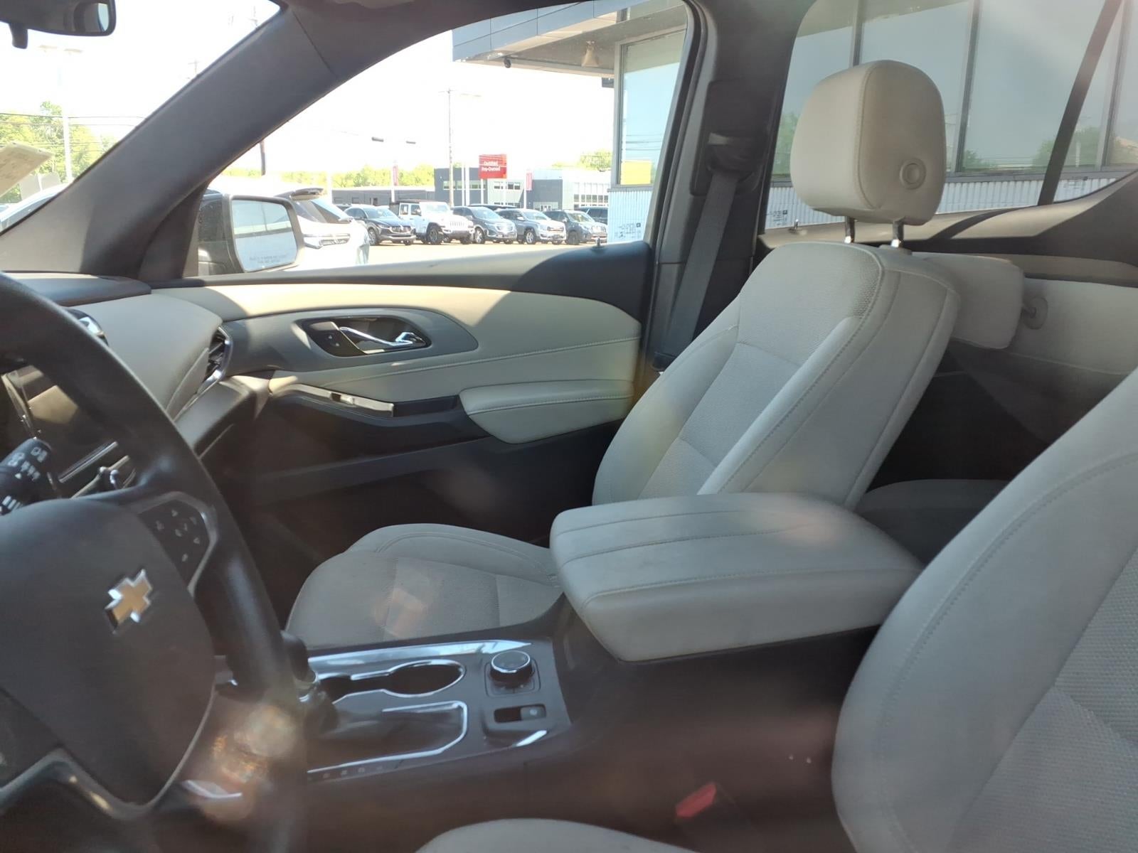 2023 Chevrolet Traverse LS