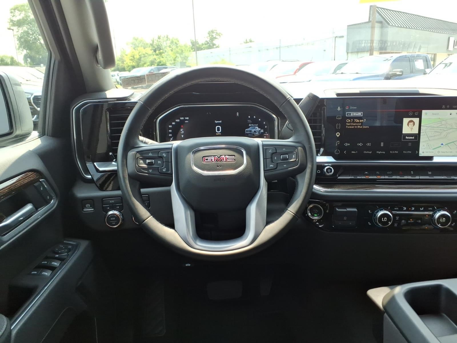 2025 GMC Sierra 1500 Elevation