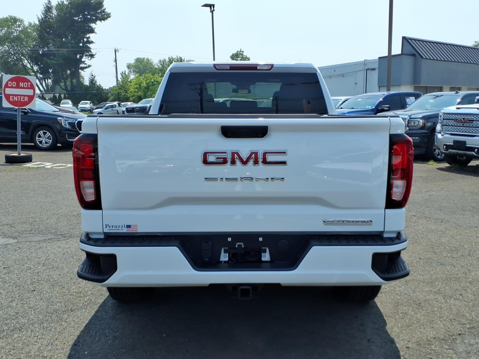 2025 GMC Sierra 1500 Elevation
