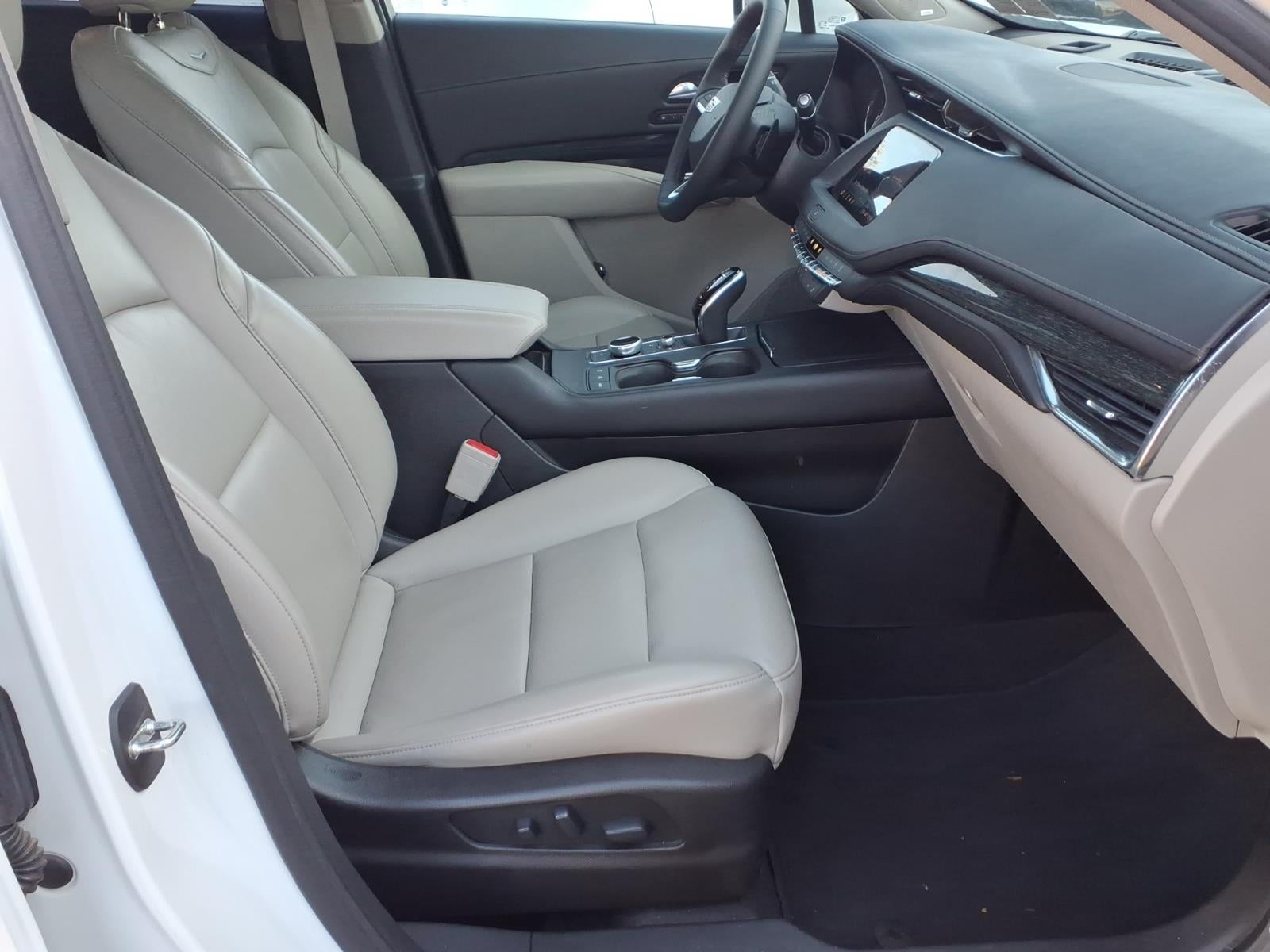 2022 Cadillac XT4 Premium Luxury