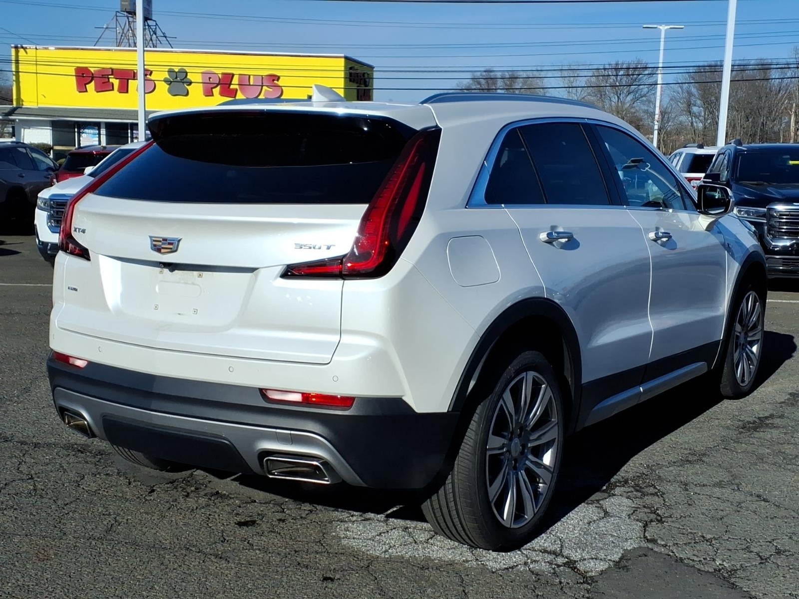 2022 Cadillac XT4 Premium Luxury