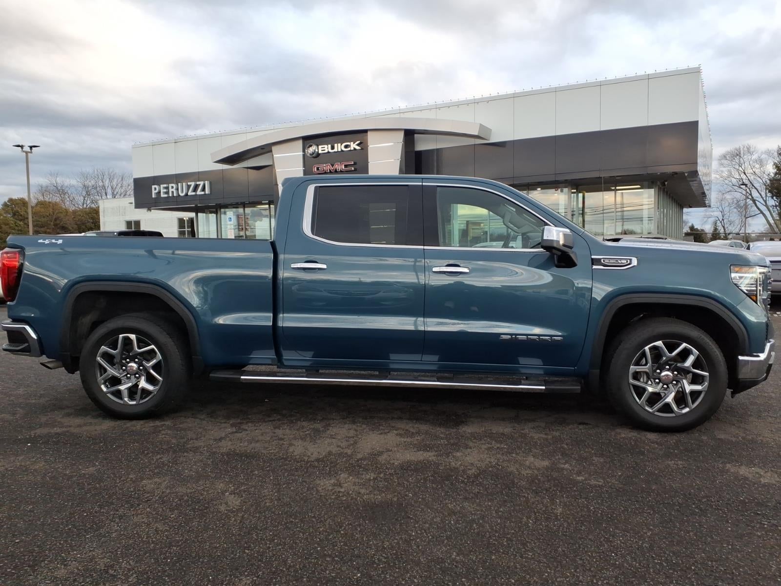 2024 GMC Sierra 1500 SLT