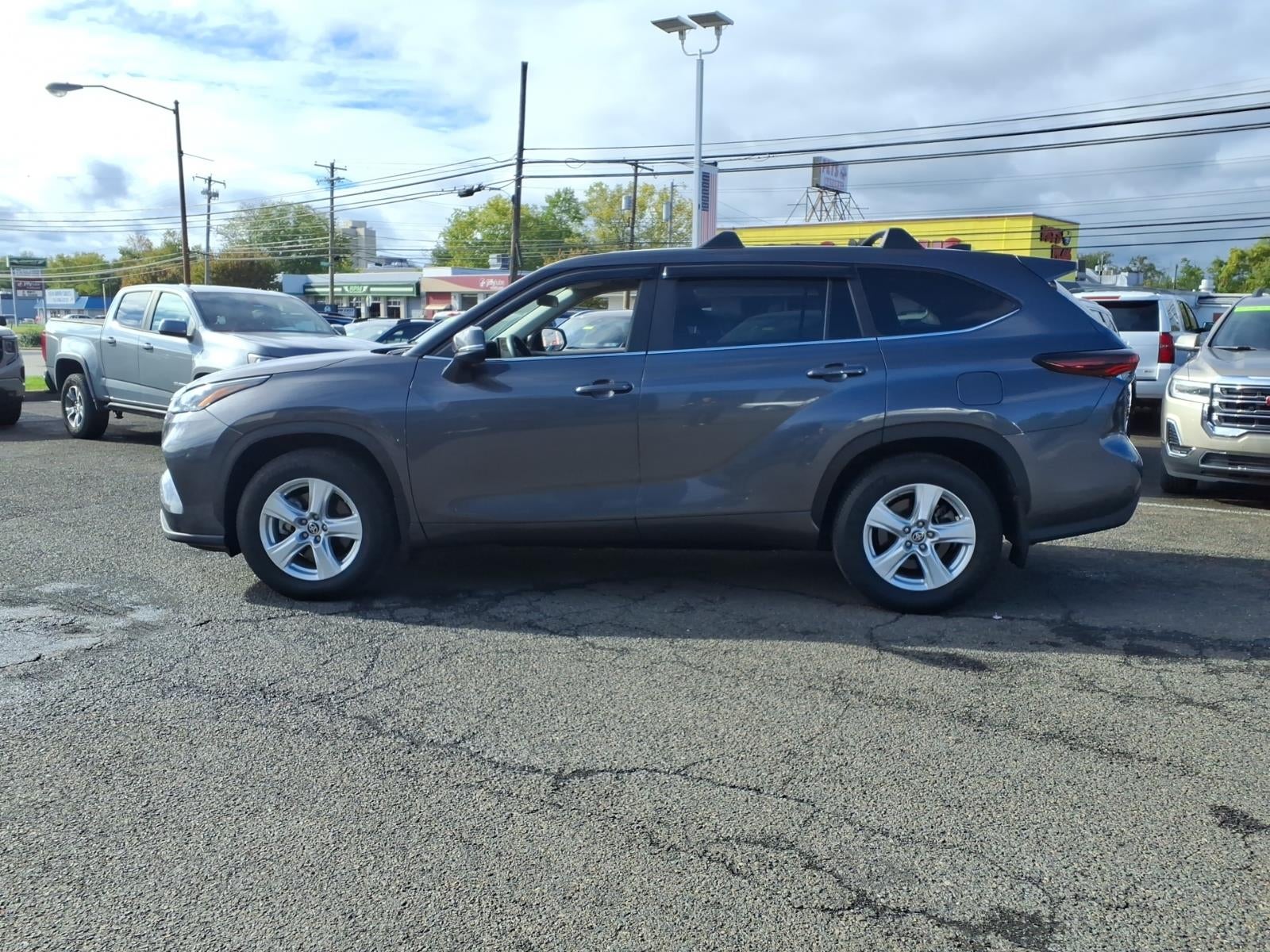 2024 Toyota Highlander LE