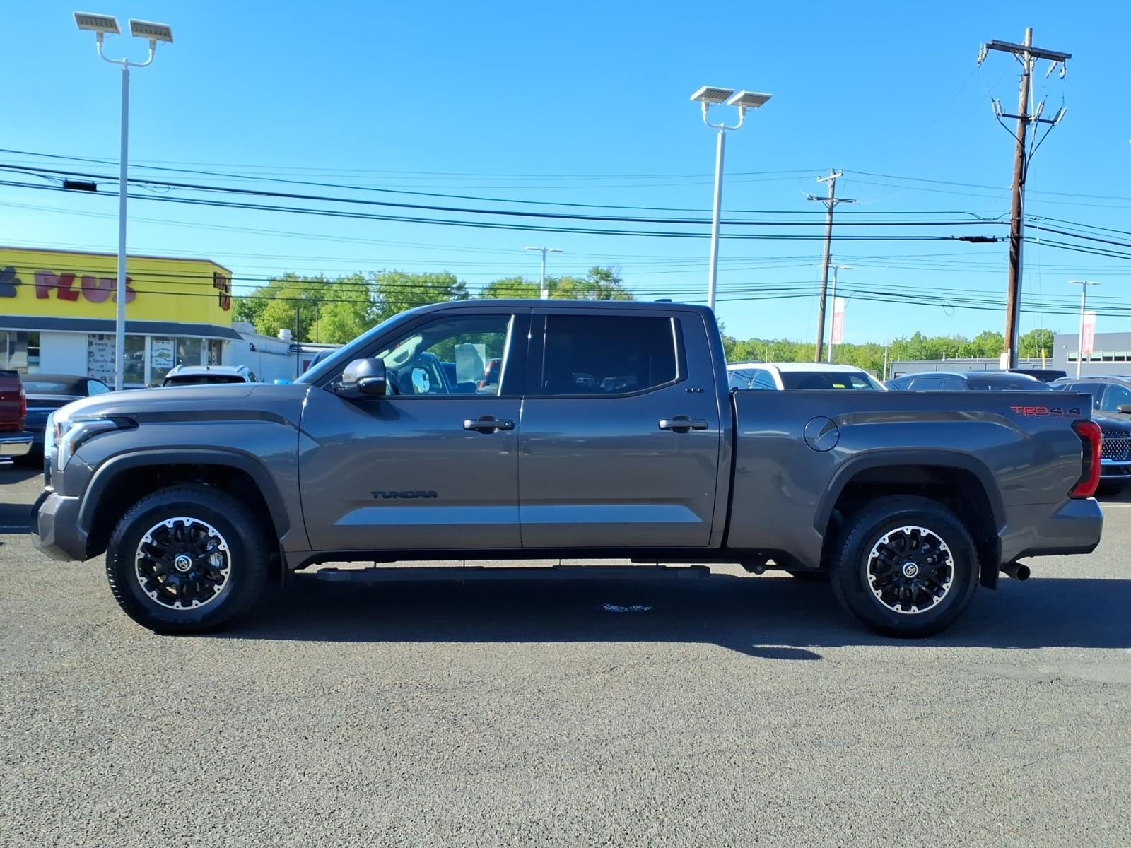2022 Toyota Tundra 4WD SR5