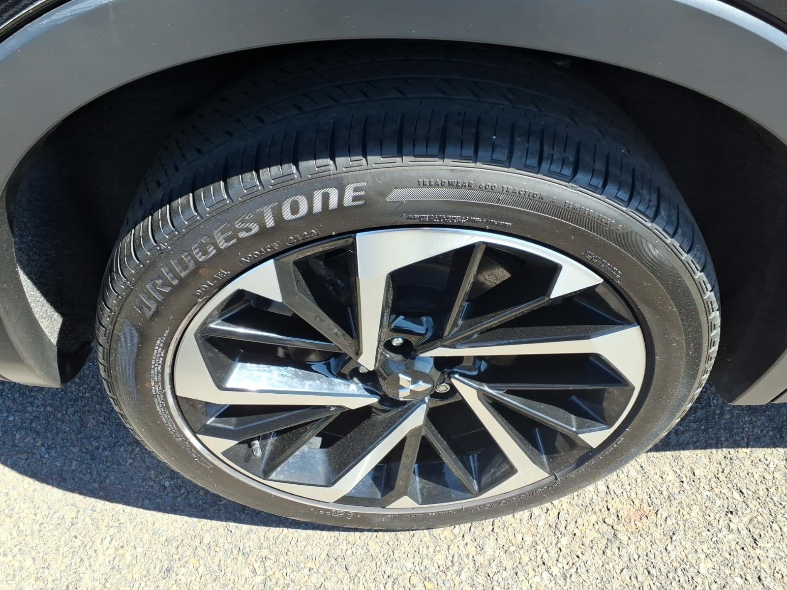 2023 Mitsubishi Outlander SE