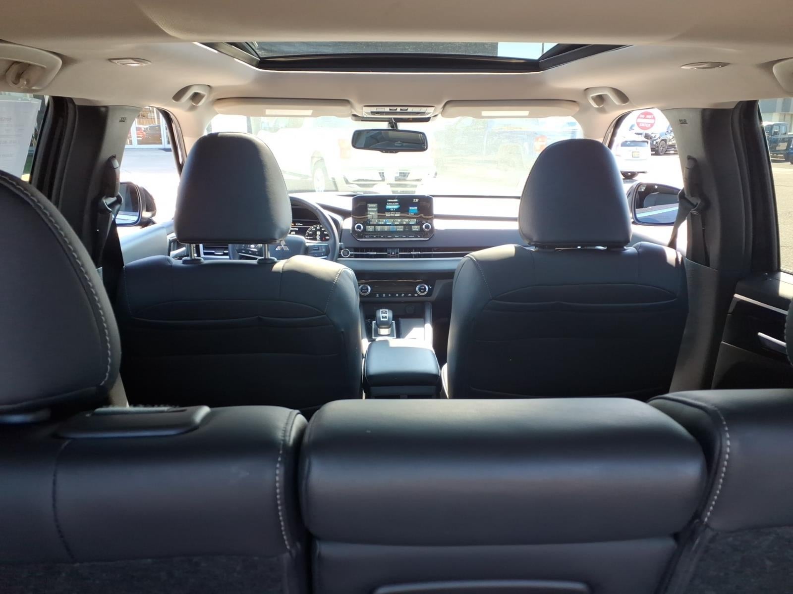 2023 Mitsubishi Outlander SE